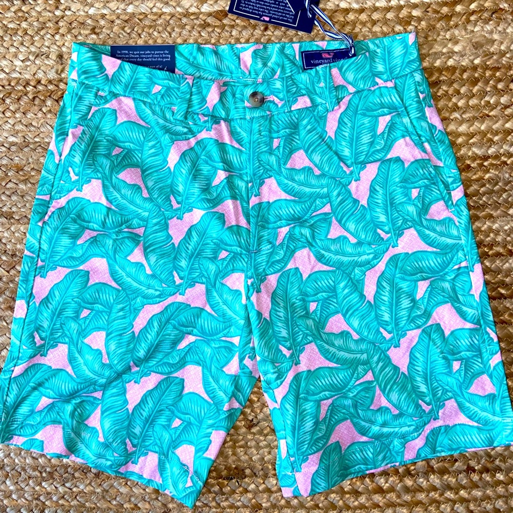 Vineyard Vines Breaker Shorts Pink with Hawaiian leaf pattern